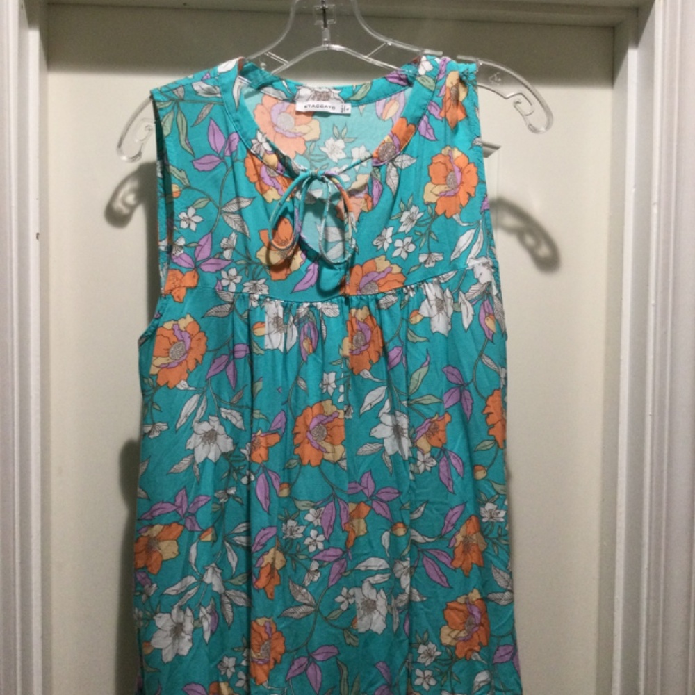 Staccato Babydoll Floral tank top with string tie closure in size L - Picture 2 of 4